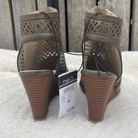 Wedges - Picture 3 of 5